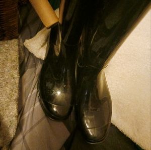 Boys black boots size 8